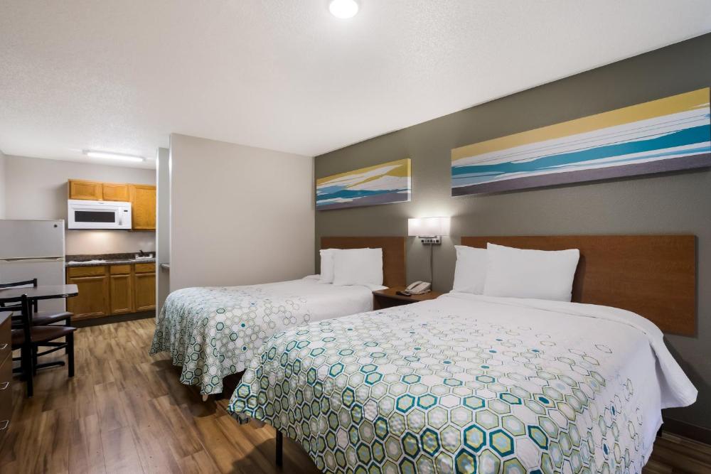 Studio Room with Two Double Beds Non-Smoking interior